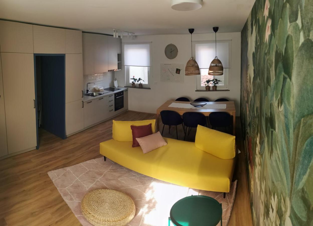 Rainbow Apartment, 코페르 외부 사진